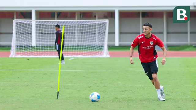 Foto: Indra Sjafri Matangkan Taktik Skuad Timnas Indonesia U-22 Jelang Hadapi Mali di Laga Uji Coba