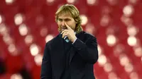 Wakil Presiden Juventus, Pavel Nedved sebelum konferensi pers di Stadion Wembley, London, (6/3). Juventus akan melawan Tottenham Hotspur pada leg kedua babak 16 besar Liga Champions. (AFP Photo/Glyn Kirk)