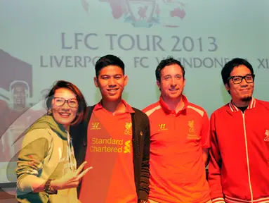 Guna menyemarakkan dan mempromosikan kegiatan tersebut, salah satu legenda Liverpool, Robbie Fowler hadir dan menyempatkan diri berkunjung ke studio SCTV. Selain melakukan sesi wawancara, Fowler juga bertemu dengan fans.(liputan6.com/Helmi Fithriansyah)
