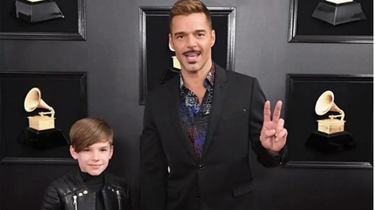 Ricky Martin dan anak.
