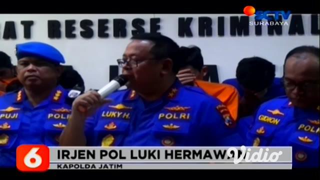 Kapolda Jatim Irjen Pol Luki Hermawan menjelaskan sindikat ini meretas internet dan kartu kredit untuk menipu orang. Dengan modus ini para pelaku berhasil meraup omset mencapai USD 40 ribu atau lebih dari Rp 5 miliar per tahun.