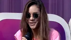 Shae membawakan lagu Sayang dalam acara inBox SCTV (19/08/2014). 
