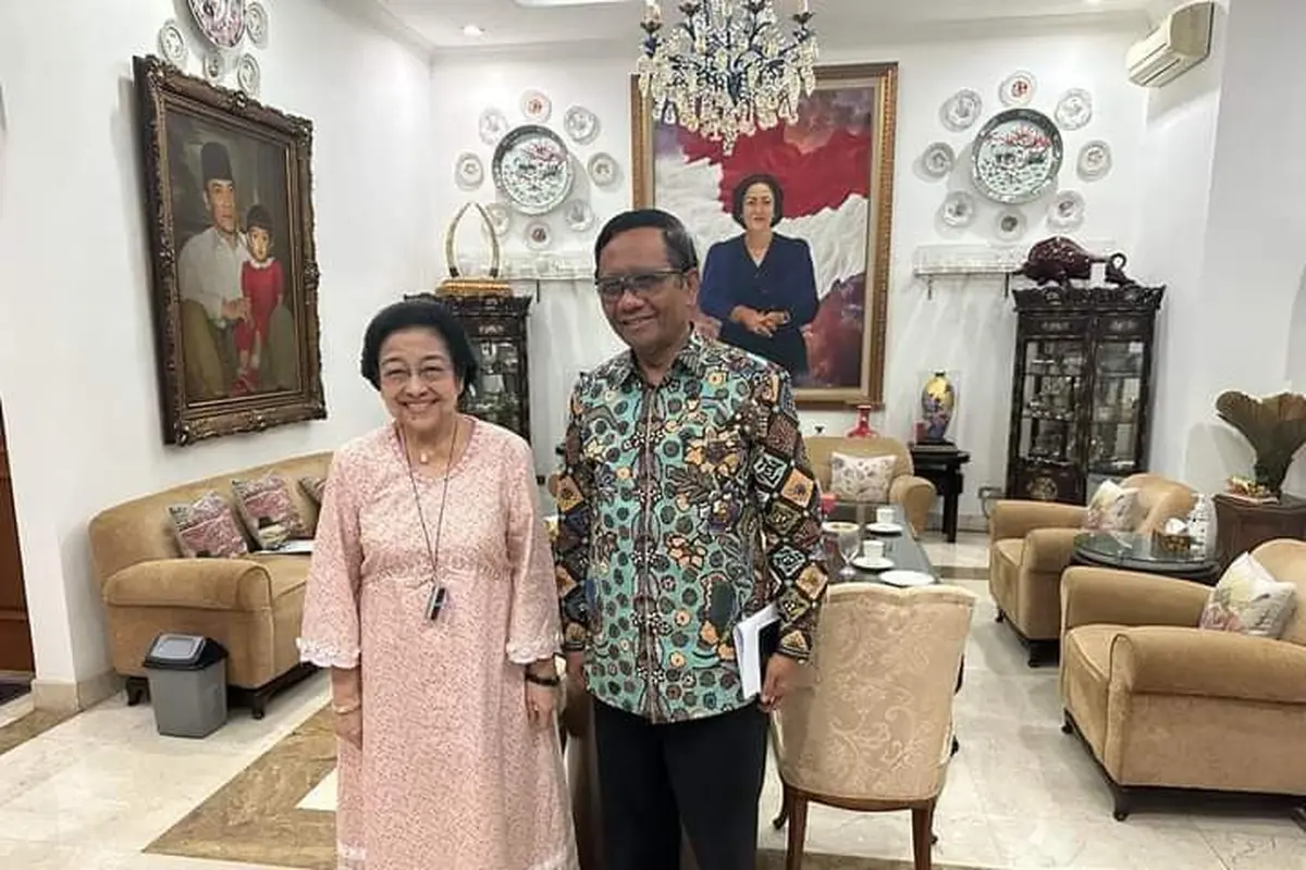 Menteri Koordinator Politik, Hukum dan Keamanan (Menkopolhukam) Mahfud Md dikabarkan menemui Ketua Umum PDIP Megawati Soekarnoputri di Menteng, Jakarta Pusat pada Selasa sore (17/10/2023). (Istimewa)