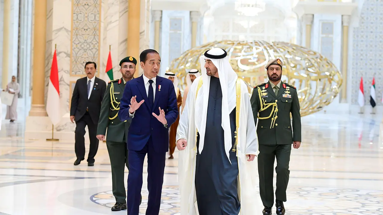 Jokowi Bertemu MBZ