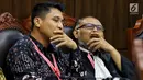 Ketua Tim Hukum Prabowo-Sandiaga, Bambang Widjojanto saat mengikuti sidang ke-5 sengketa Pilpres 2019 di Gedung MK, Jakarta, Jumat (21/6/2019). Sidang beragendakan mendengar keterangan saksi dan ahli dari pihak terkait yakni paslon nomor urut 01 Jokowi-Ma'ruf Amin. (Liputan6.com/Johan Tallo)