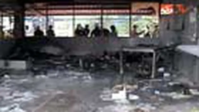 Karyawan Perusahaan Galangan Kapal Ngamuk