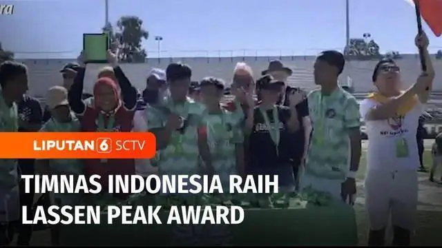 Sebanyak delapan pemain timnas sepakbola jalanan Indonesia berlaga pada turnamen Homeless World Cup 2023 di Sacramento, Amerika Serikat. Berlatar belakang kelompok miskin kota dan konsumen narkotika, personel timnas sepakbola jalanan bangga mengharum...