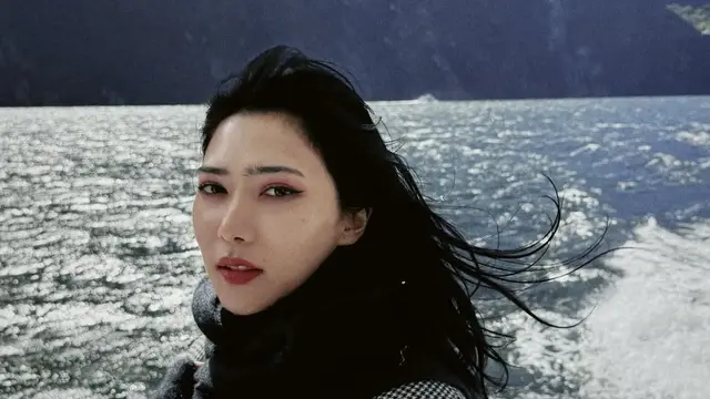 Potret Terbaru Isyana Sarasvati dengan Makeup Simple (credit: instagram/isyanasarasvati)