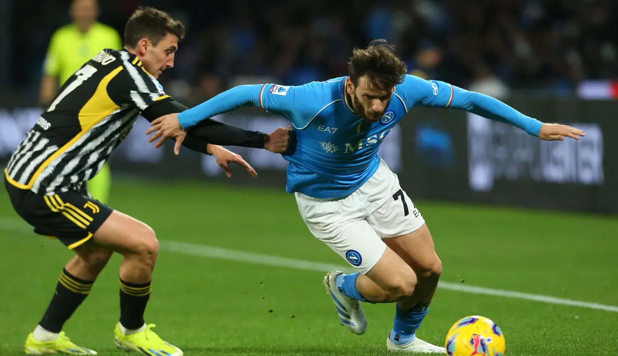 Napoli unggul lebih dulu melalui gol yang dicetak Khvicha Kvaratskhelia pada menit ke-42. (CARLO HERMANN/AFP)