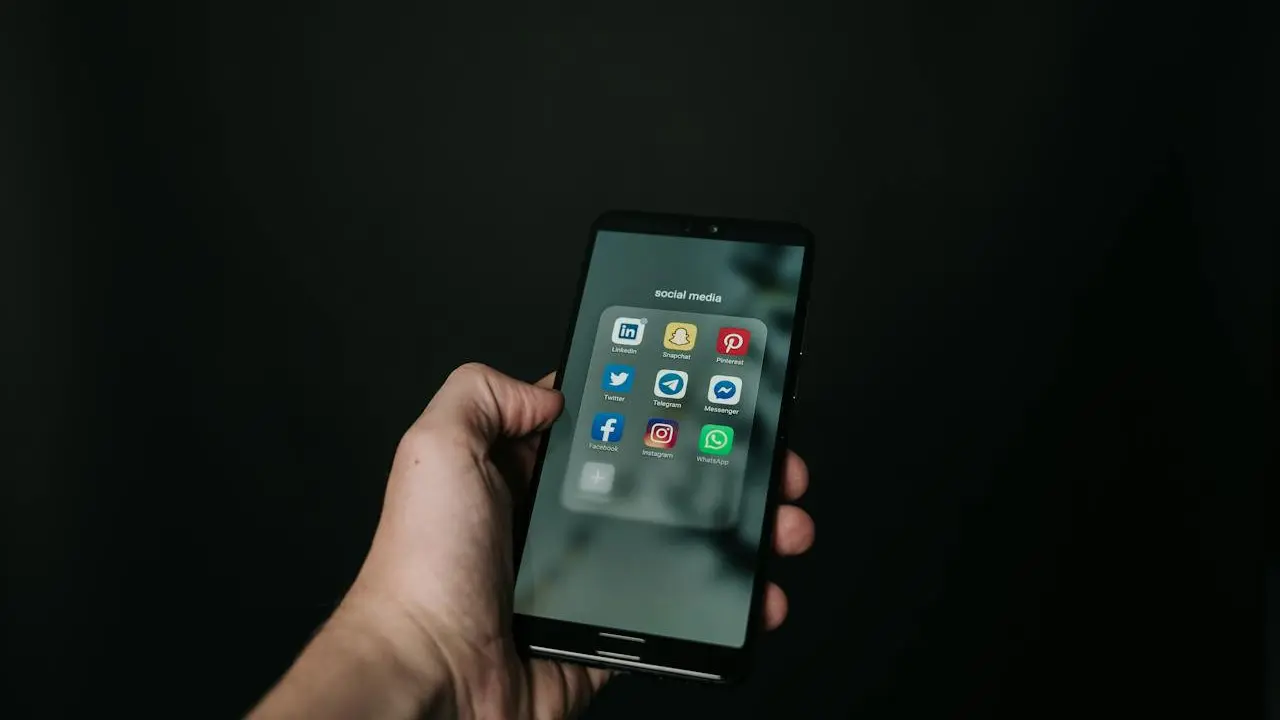 Feed Media Sosial Bisa Ungkap Banyak Hal tentang Dirimu, 5 Hal Ini Mungkin Belum Kamu Sadari