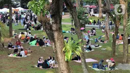 Akhir pekan yang berbarengan dengan libur perayaan Tahun Baru Islam 1447 Hijriah dimanfaatkan warga untuk beragam aktivitas bersama keluarga, teman ataupun sahabat. (Liputan6.com/Angga Yuniar)