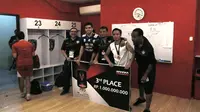 Ruang ganti Arema, adem ayem setelah memastikan jadi peringkat ketiga di Piala Presiden 2015 (Bola.com/Erwin Fitriansyah)