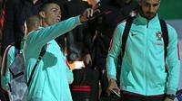 Cristiano Ronaldo dan Andre Gomes saat memperkuat Timnas Portugal. (AFP/Roman Kruchinin)