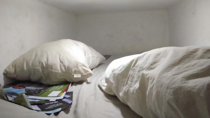 Kos kotak atau sleep box di Johar Baru yang sedang ramai diperbincangkan. (Liputan6.com/Ady Anugrahadi)