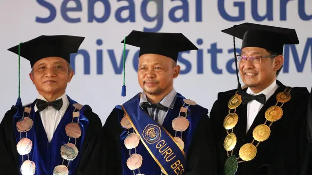 Pengukuhan Profesor Sisunandar dilakukan di tengah kebun kepala kopyor, UMP, Banyumas, Jawa Tengah. (Foto: Liputan6.com/UMP/Muhamad Ridlo)