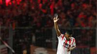 Aksi Pemain Persija Jakarta, Syahroni merayakan golnya ke gawang Bali United pada laga Trofeo Persija di Stadion Utama Gelora Bung Karno, Jakarta, Sabtu (9/4/2016). (Bola.com/Nicklas Hanoatubun)