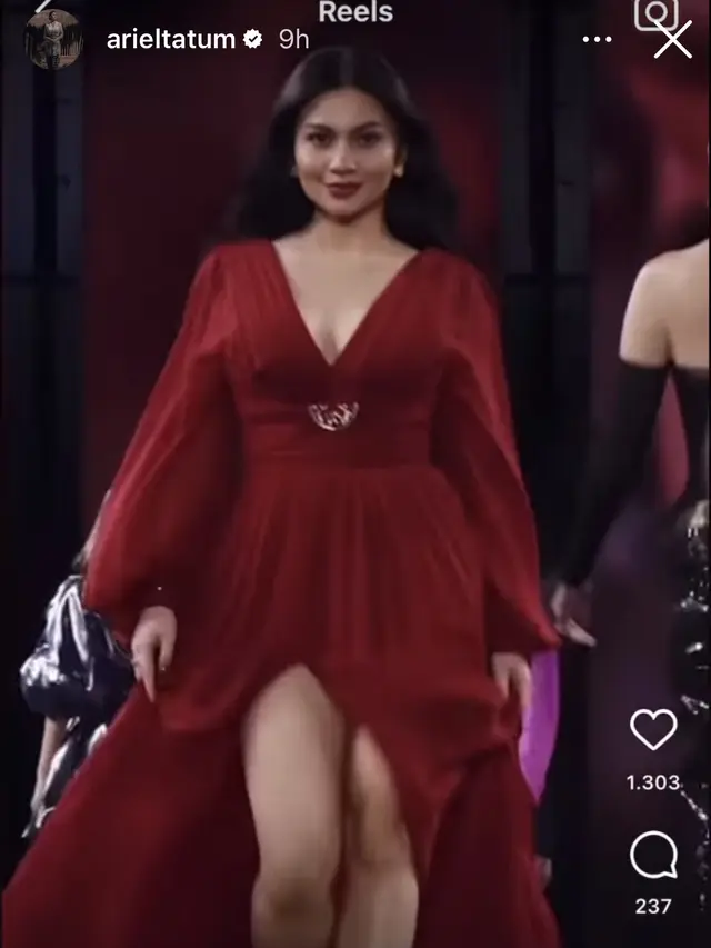 Adu Gaya 6 Seleb Melenggang di Paris Fashion Week, Ariel Tatum hingga Eva Longoria