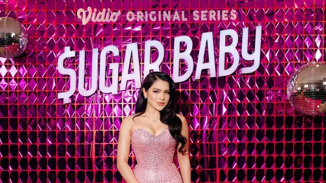 Model Dress Mewah yang Bikin Davina Karamoy Tampil Glamor di Berbagai Kesempatan