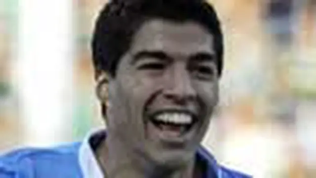 Uruguay berhasil menghindari Argentina yang kemungkinan besar bakal tampil sebagai juara Grup B. Biru Langit menempati posisi pertama Grup A menyusul kemenangan 1-0 langsung atas Meksiko.