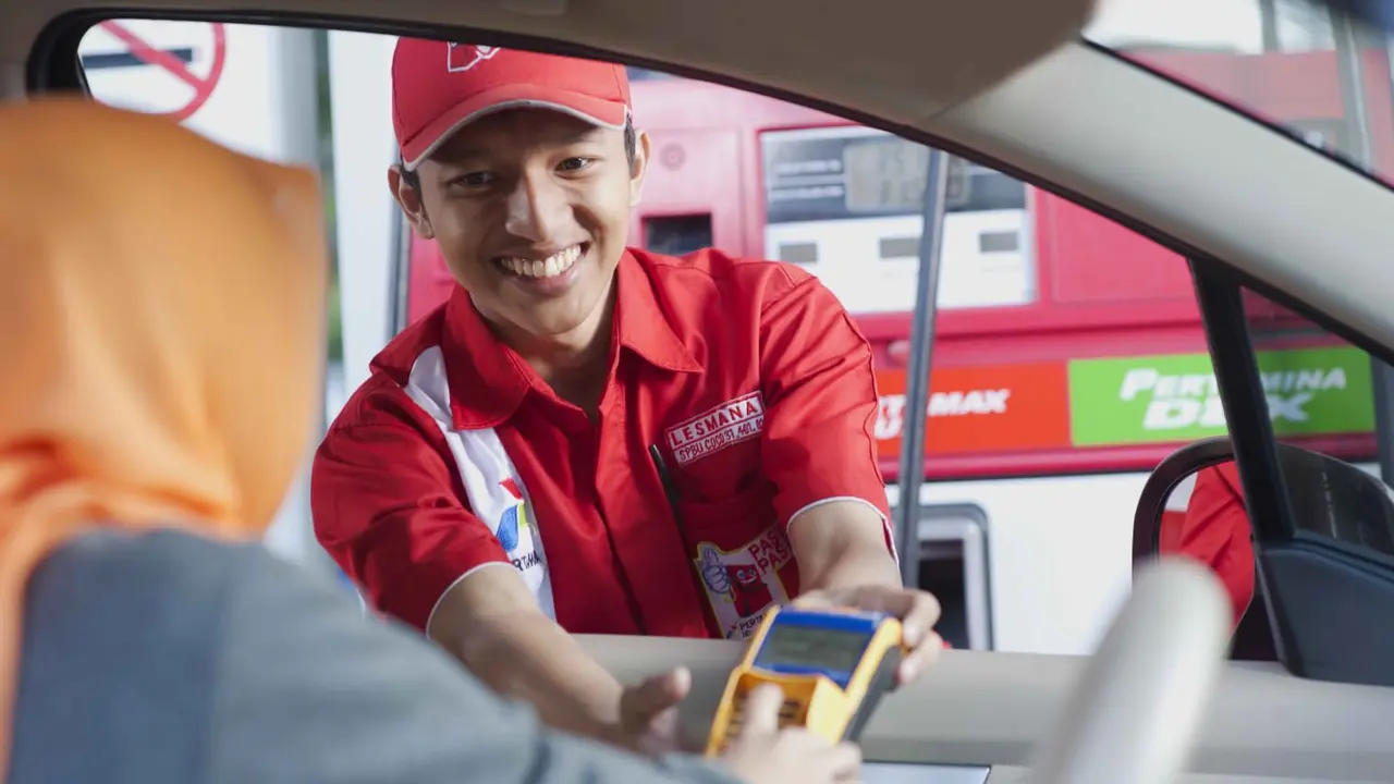 PT Pertamina (Persero) mengimbau masyarakat yang membeli BBM dapat menggunakan sistem pembayaran nontunai atau cashless agar pelayanan lebih cepat dan efisien.