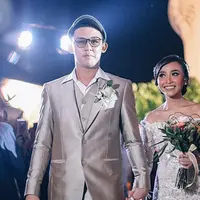 "Waktu itu masak dia lupa kasih garam, jadi pas gue makan hambar, pas mau buka puasa gue udah semangat banget gitu kan pas gue makan gitu," ujar Jevin di CGV Blitz, Grand Indonesia, Jakarta Pusat, Selasa (6/6). (Instagram/rinni_w)