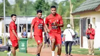 Arema FC langsung menggelar latihan setelah ditahan PSS Sleman di BRI Liga 1 2022/2023. (Bola.com/Iwan Setiawan)