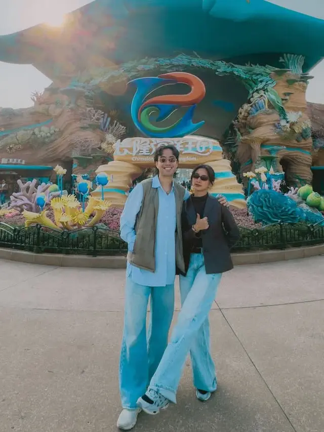 Potret OOTD Publik Figur Rayakan Pergantian Tahun dengan Liburan di China.