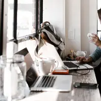 Dapatkan tiket pesawat murah tanpa perlu menunggu promo. (Foto: unsplash.com)