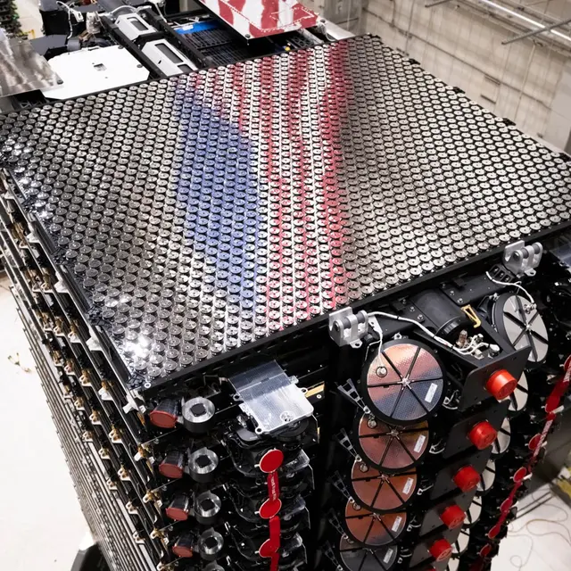 SpaceX luncurkan satelit Starlink dengan kemampuan sinyal seluler yang bisa dipakai langsung di ponsel (SpaceX)