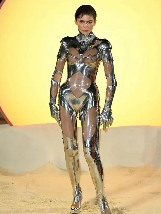 Setelah acara di Paris, sorotan tetap tertuju pada penampilan Zendaya di Press Tour Dune 2 terbaru. [Foto: Instagram/getunruly]