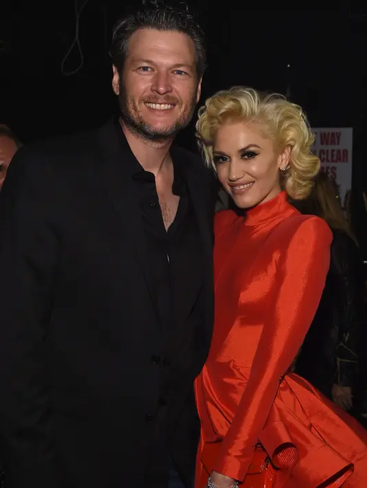 Seperti dilansir National Enquirer, Gwen memutuskan untuk menyimpan dulu cincin berlian pemberian Blake. (AFP/Bintang.com)