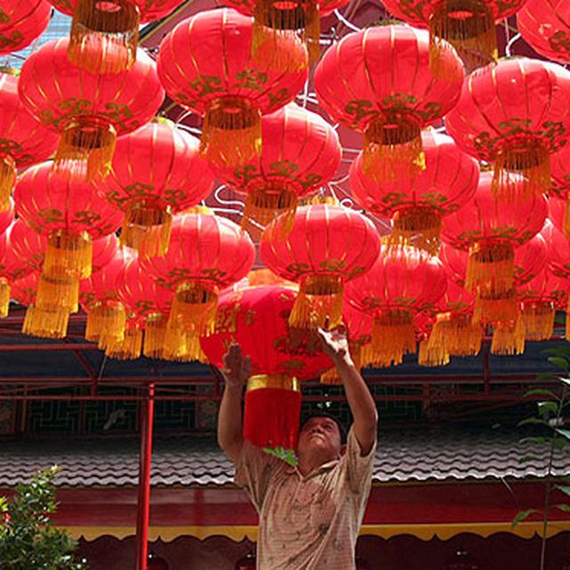 Lampion Sang Sinar Rezeki Saat Imlek News Liputan6 Com