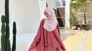 Busana bernuansa pink ini pun membuat penampilan Adiba tampak manis. Tak sedikit pula netizen yang memuji penampilannya di media sosial. (Liputan6.com/IG/@adiba.knza)