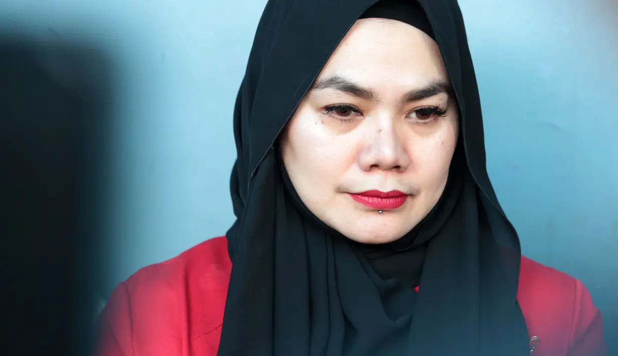 Adanya orang ketiga dalam rumah tangganya, Sarita Abdul Mukti ingin mengakhiri rumah tangganya dengan Faisal Haris. Seperti rame diberitakan, Faisal dikabarkan telah menikah siri dengan Jennifer Dunn. (Adrian Putra/Bintang.com)