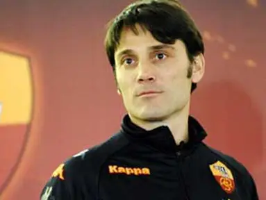 Mantan striker AS Roma Vincenzo Montella di sesi konferensi pers yang digelar di Trigoria, Roma, 22 Februari 2011. Montela diangkat sebagai pelatih baru menggantikan Claudio Ranieri AFP PHOTO / VINCENZO PINTO 