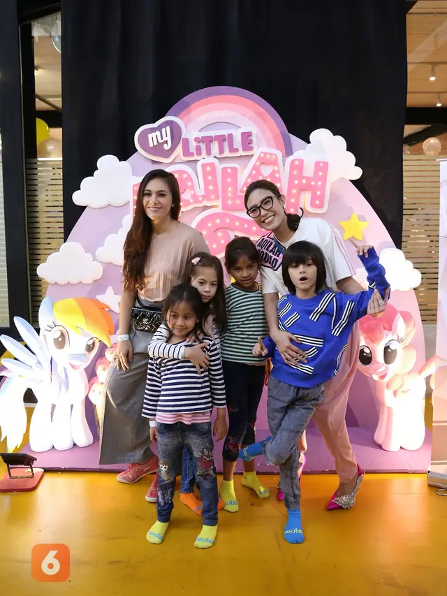 [Bintang] Artis di ultah anak ayu dewi