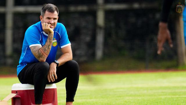 Bhayangkara Solo FC, Simon McMenemy