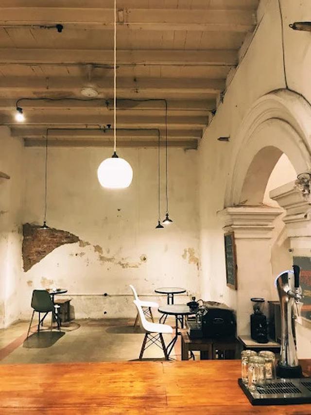 2. Dasawarsa Coffee Roasters