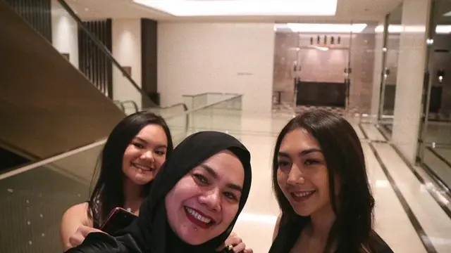 6 Potret Shafa Harris dan Shania Salsabila, Kakak Pertama yang Blasteran Jerman