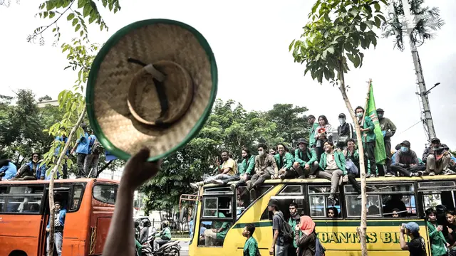 Ratusan Buruh dan Tani Longmarch Menuju Istana