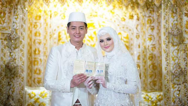 Sah Jadi Suami Istri Ini 6 Momen Akad Nikah Roger Danuarta Dan Cut Meyriska Hot Liputan6 Com