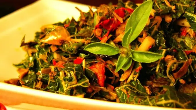 [Bintang] Resep Tumis Daun Pepaya untuk Bekal Makan Siang