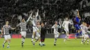 Para pemain Juventus merayakan kemenangan atas AC Milan dalam lanjutan Serie A Italia di Stadion Juventus, Minggu (22/11/2015) dini hari WIB. (Reuters/Alessandro Garofalo)