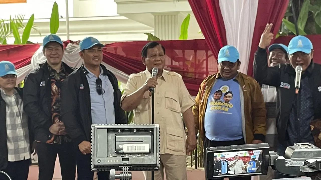 Capres nomor urut 2 Prabowo Subianto mendapat dukungan dari Solidaritas Nelayan Indonesia, di Jalan Kertanegara IV, Jakarta Selatan, Jumat (12/1/2024).