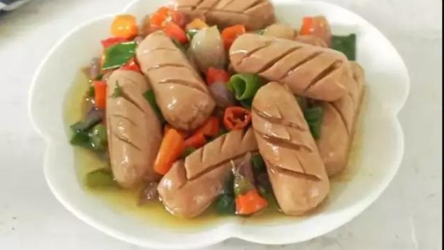 Tumis Sosis Oriental.  foto: Instagram @ninna_nyose