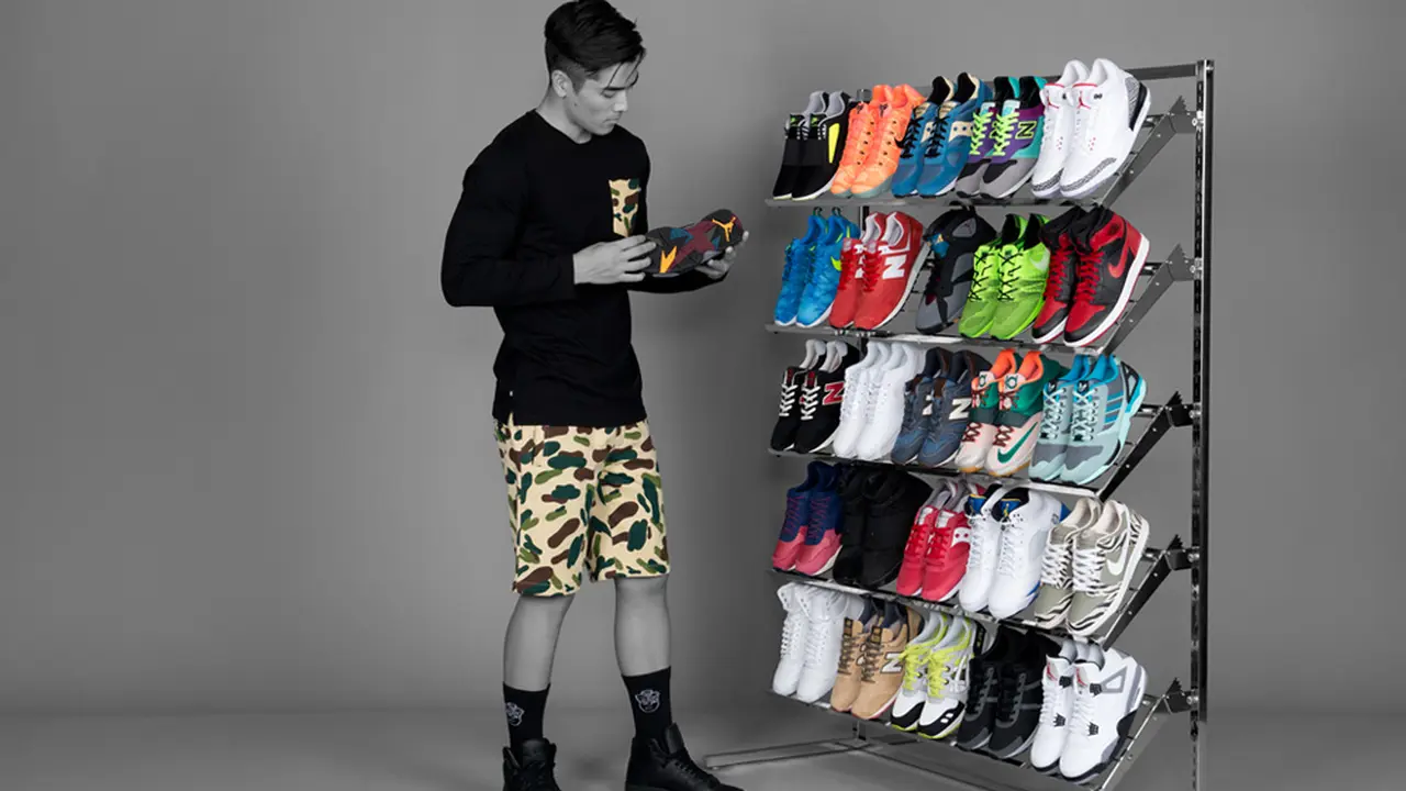 8 Hal yang Kerap Dilakukan oleh Pecinta Sepatu Garis Keras