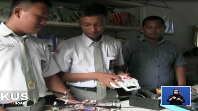 Siswa SMK di Deli Serdang, Sumatra Utara, ini manfaatkan barang bekas jadi drone.