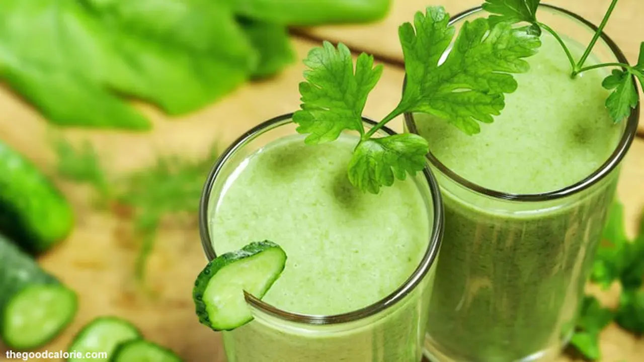 green-smoothie-130828b.jpg