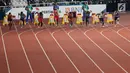 Delapan sprinter saat start pada semifinal atletik Asian Games 2018 nomor 100 meter putra di Stadion Utama GBK, Jakarta (26/8). Lalu Muhammad Zohri lari di lintasan no 4. (Liputan6.com/Fery Pradolo)