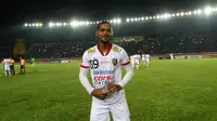Hasyim Kiuw saat membela Bali United pada laga Torabika Soccer Championship 2016. (Bola.com/Nicklas Hanoatubun)
